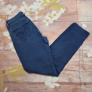 ⭐️ Levi strauss Demi Curve classic rise slim leg jeans